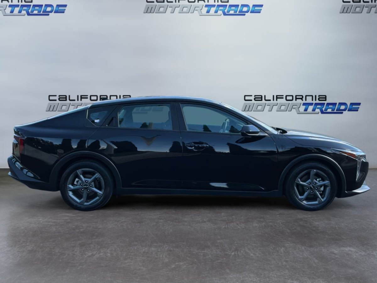 Kia K4 photo 4