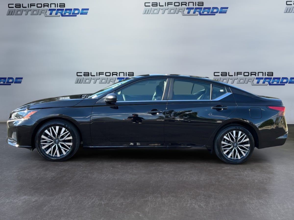 Nissan Altima photo 8