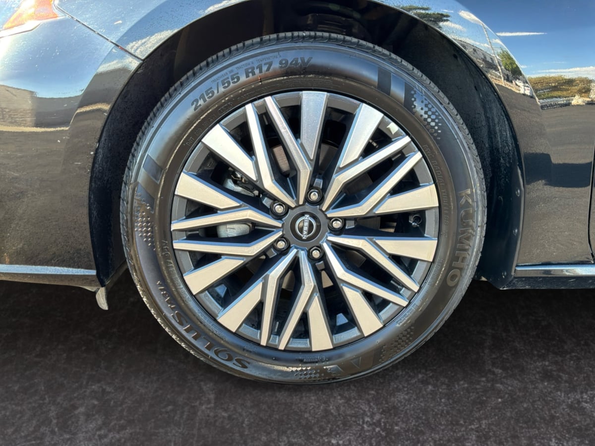 Nissan Altima photo 9