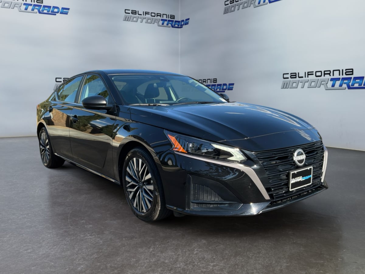Nissan Altima photo 3