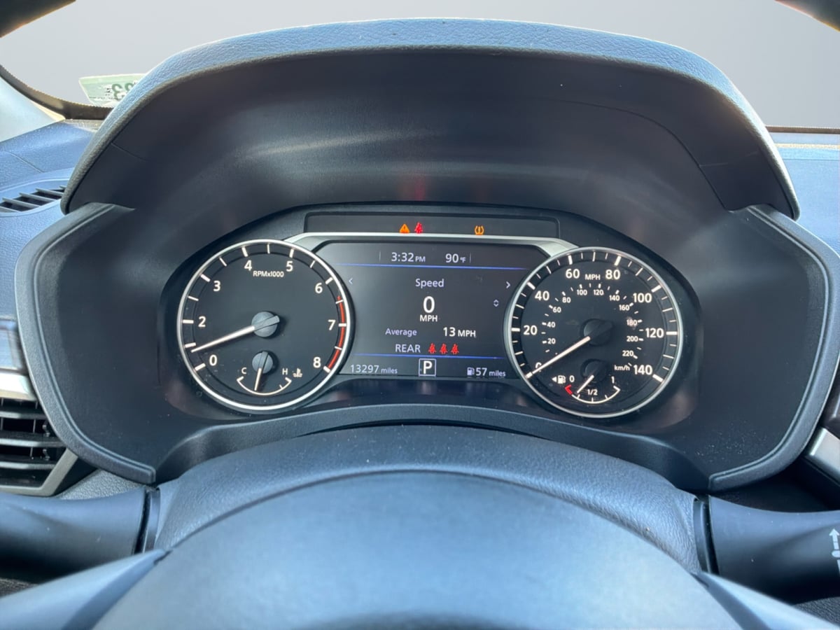 Nissan Altima photo 12