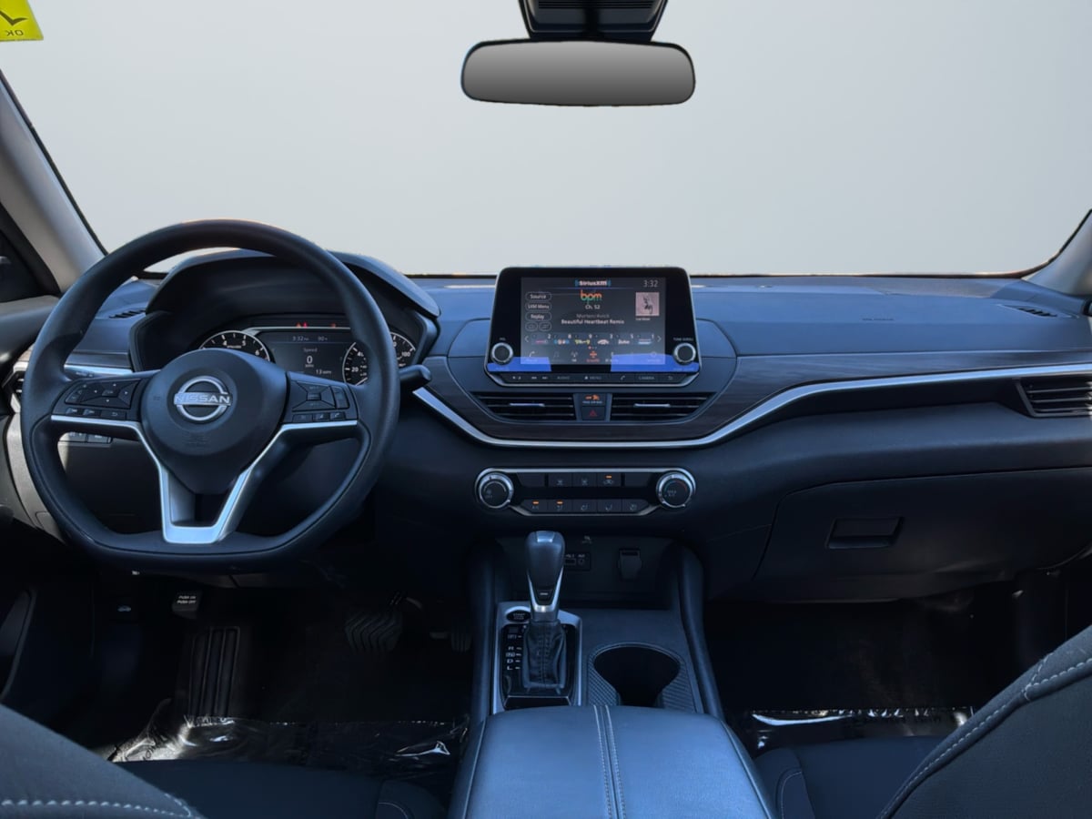 Nissan Altima photo 10