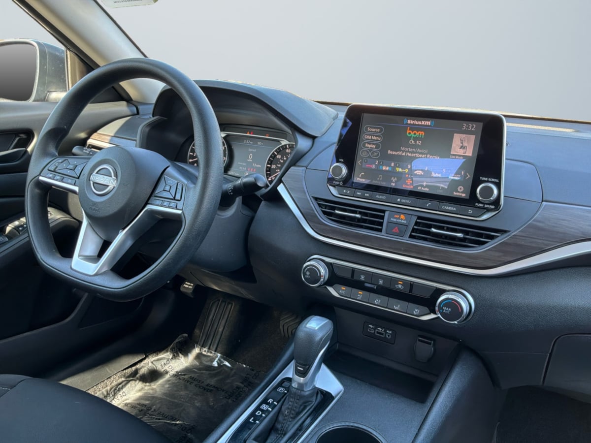 Nissan Altima photo 14