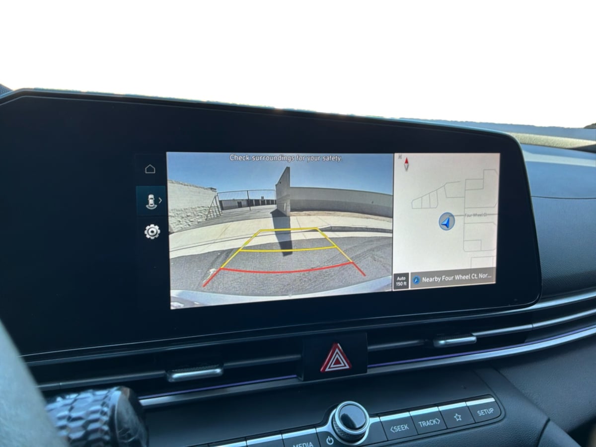 Hyundai Elantra photo 13