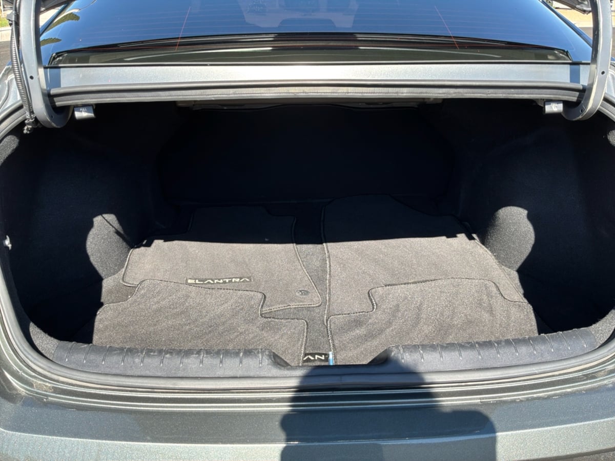 Hyundai Elantra photo 22