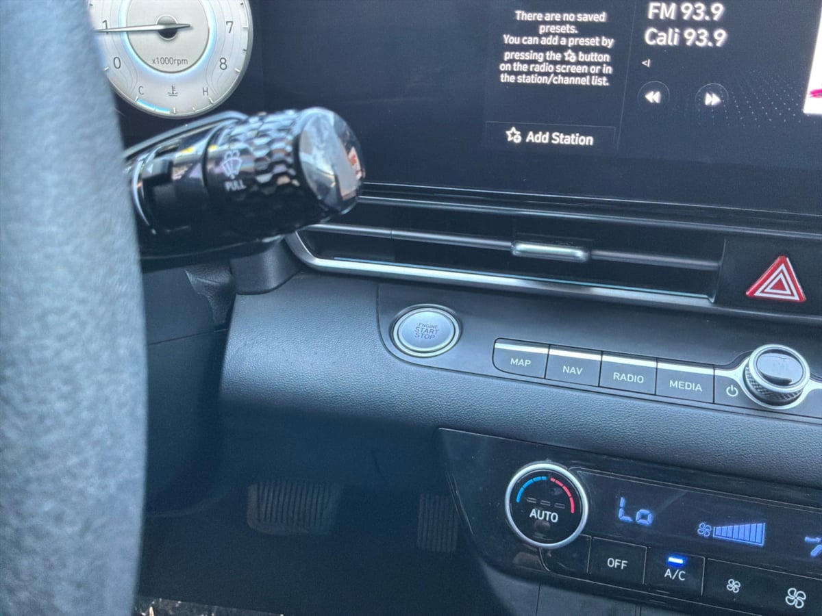 Hyundai Elantra photo 17