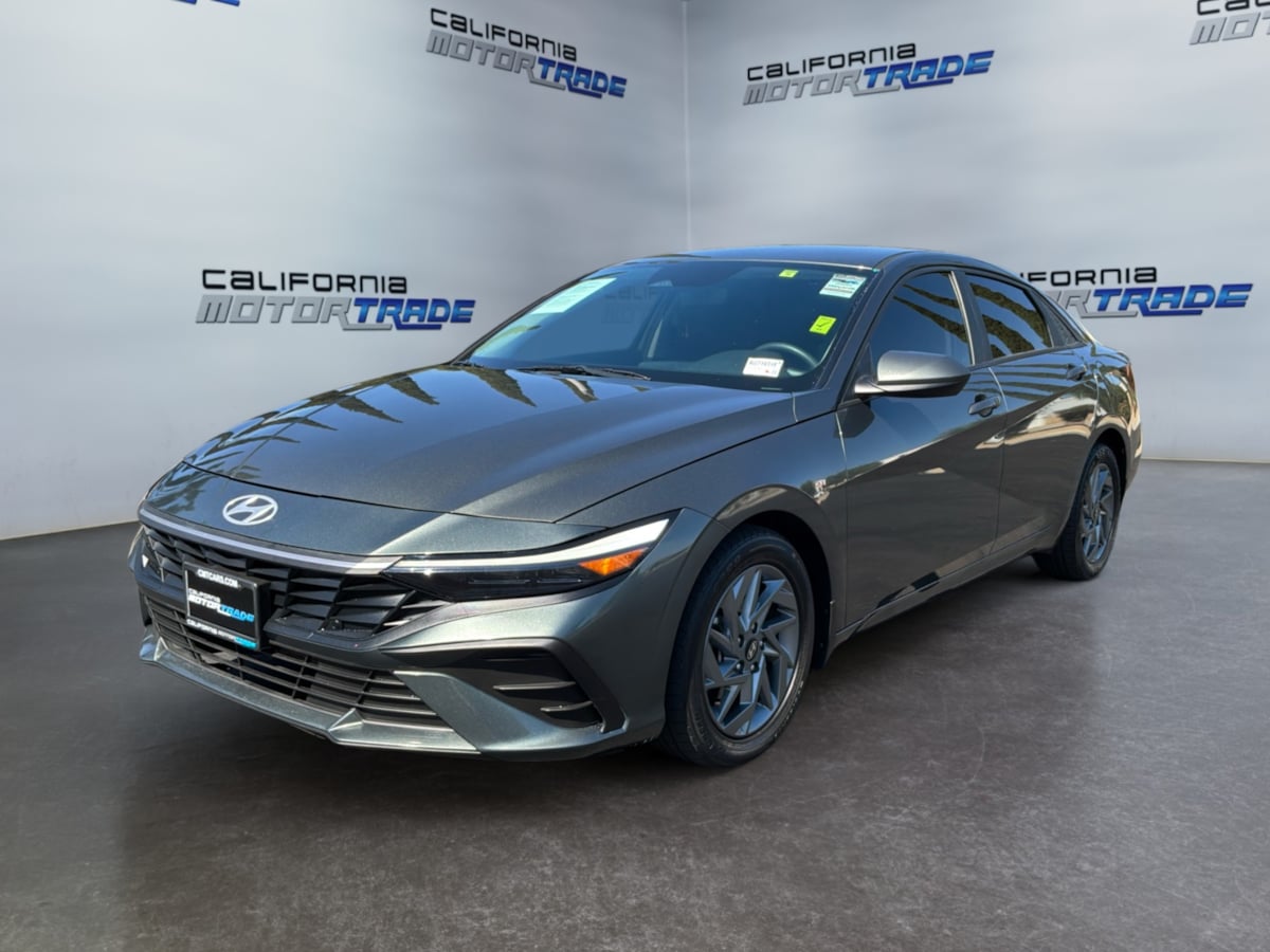 Hyundai Elantra photo 24