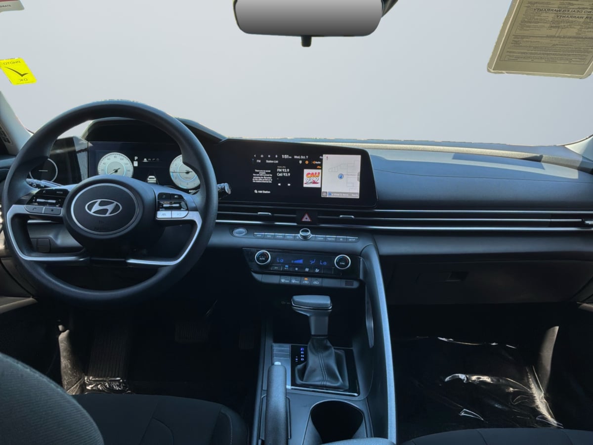 Hyundai Elantra photo 10