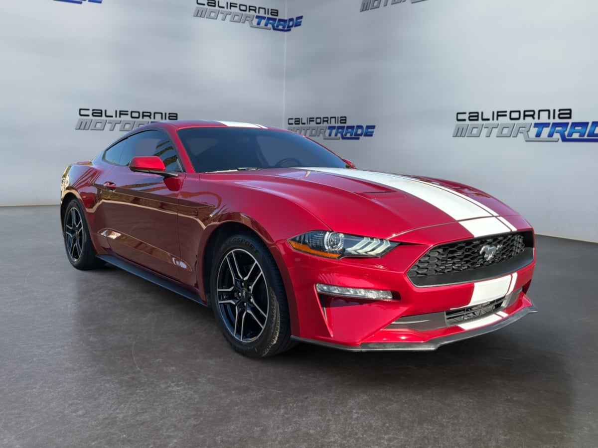 Ford Mustang photo 3