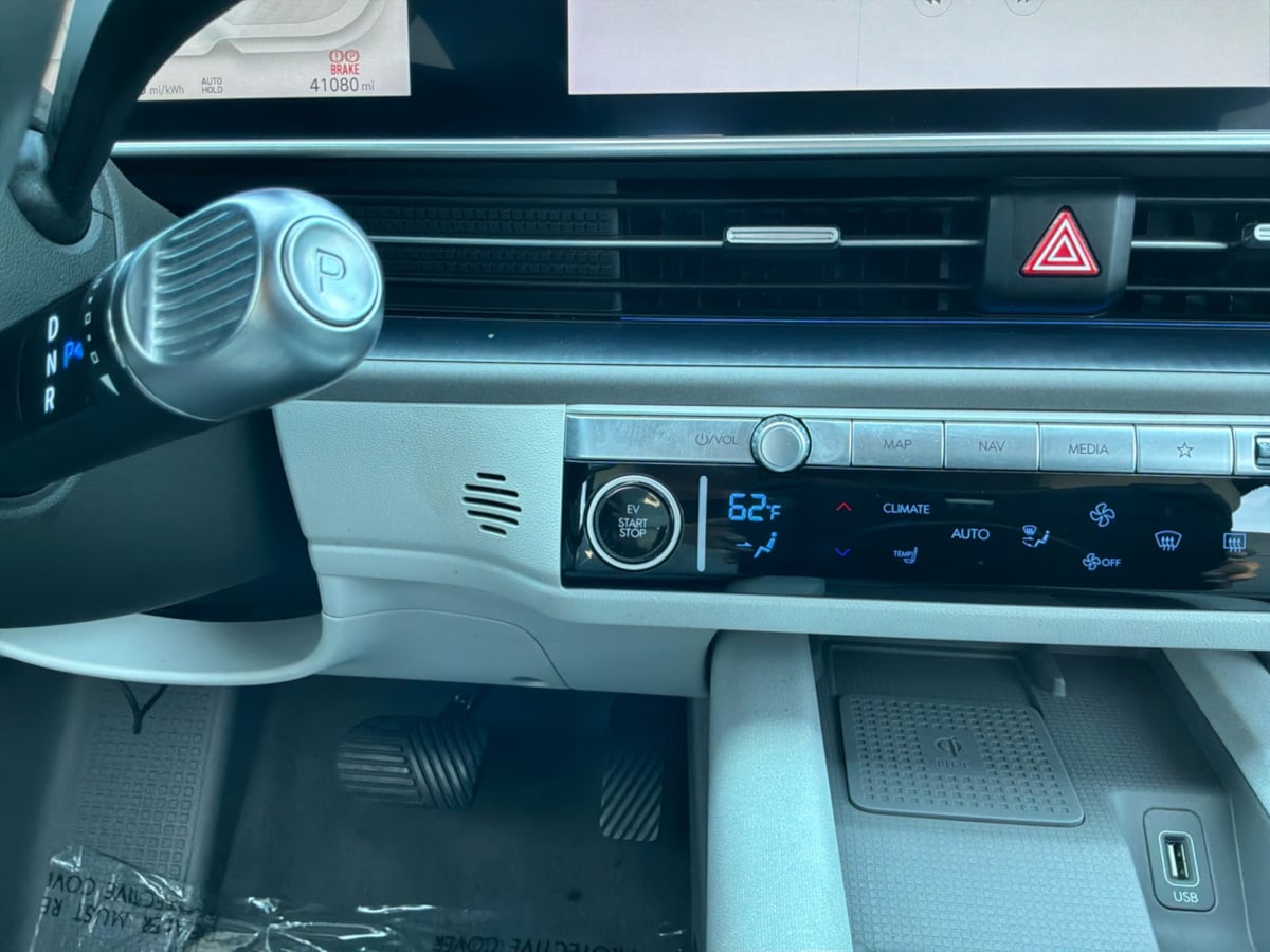 Hyundai Ioniq 6 photo 17