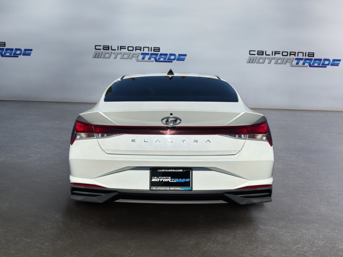 Hyundai Elantra photo 6