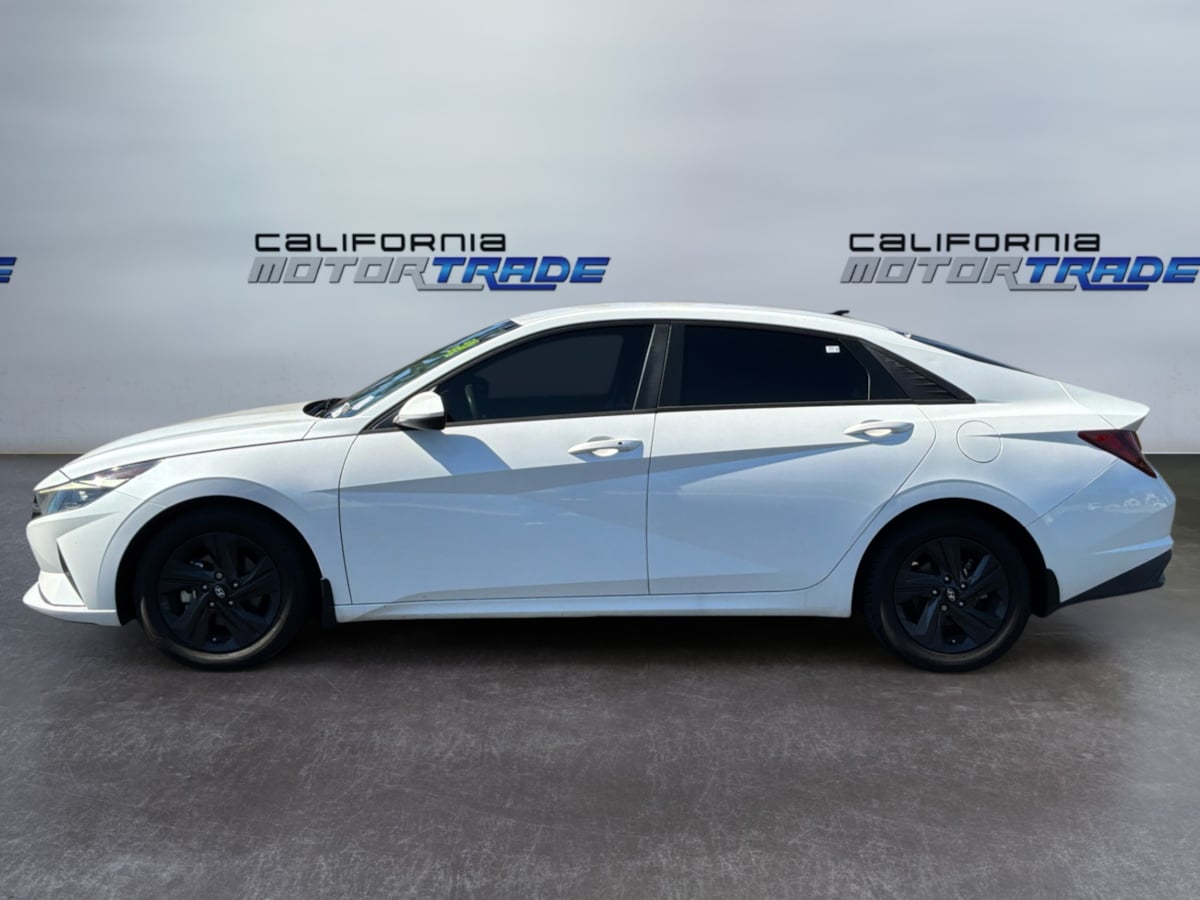 Hyundai Elantra photo 8
