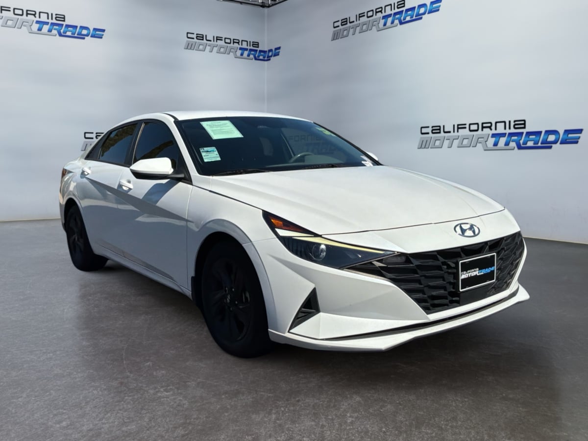 Hyundai Elantra photo 3