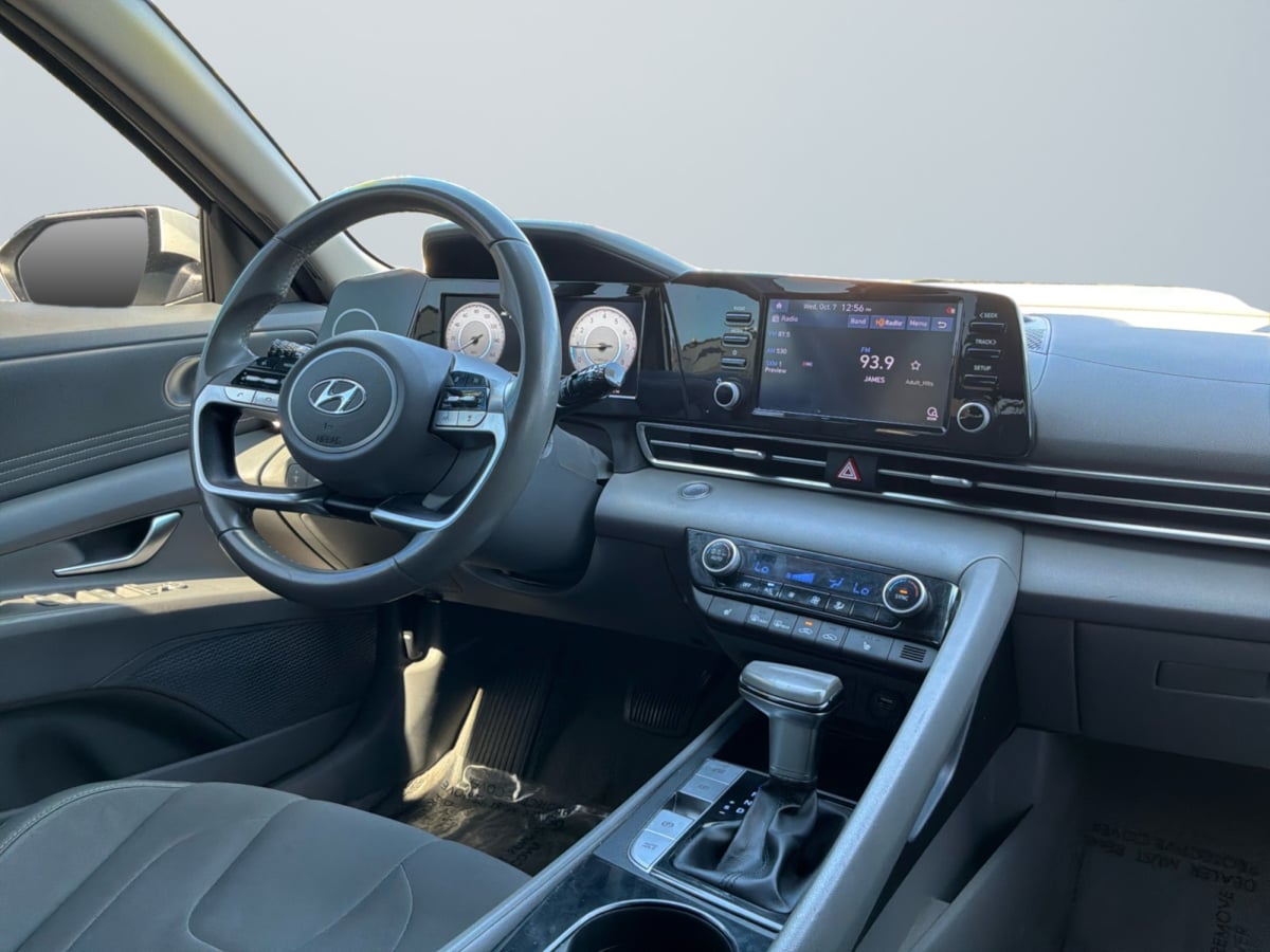 Hyundai Elantra photo 14