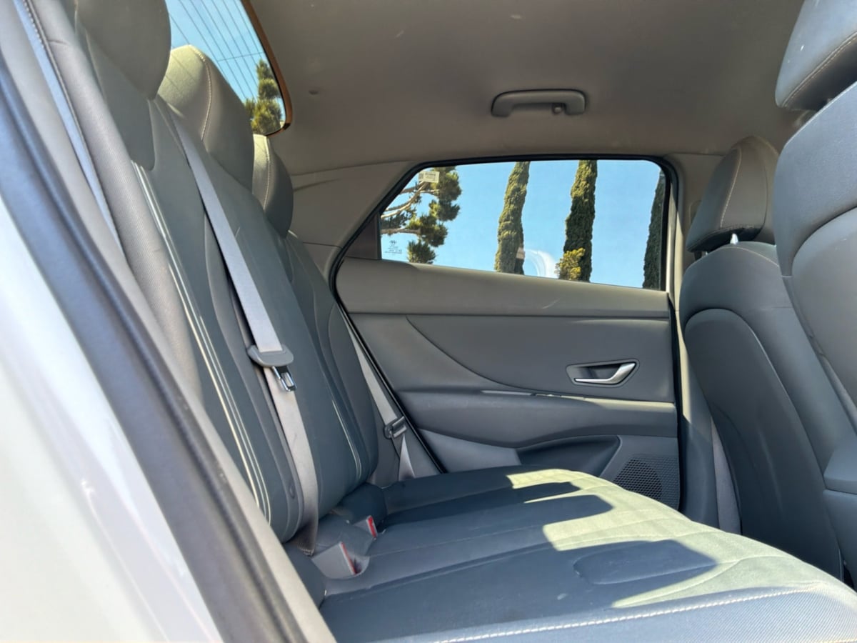 Hyundai Elantra photo 20