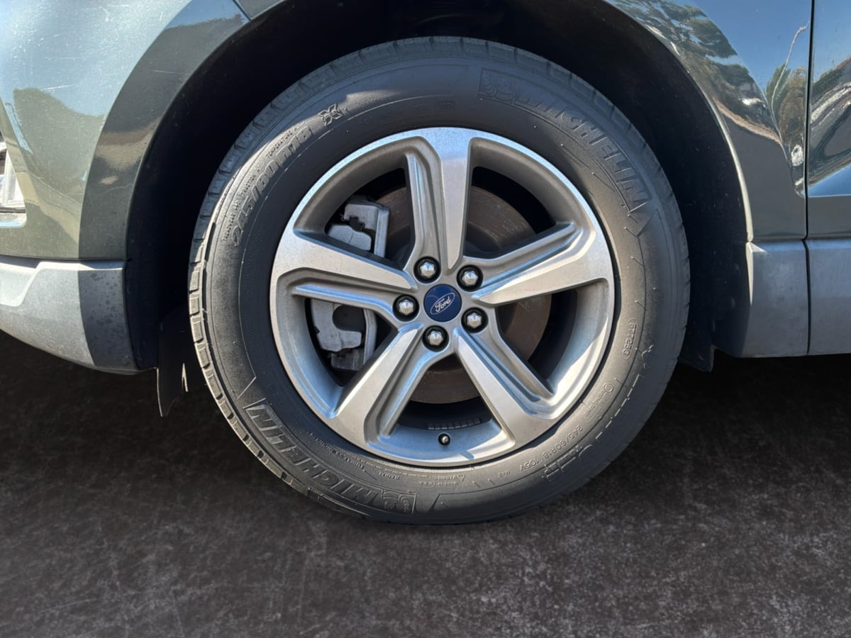 Ford Edge photo 9
