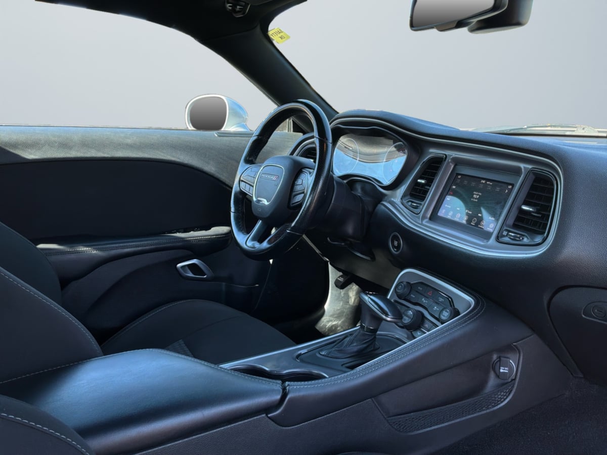 Dodge Challenger photo 14