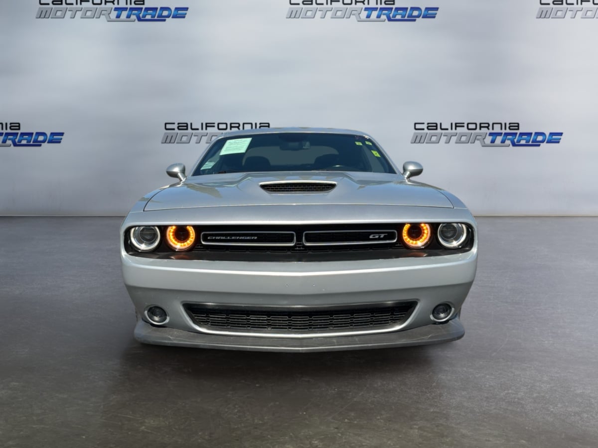 Dodge Challenger photo 2