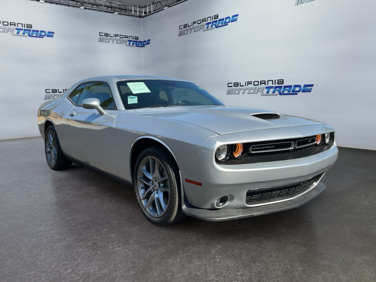 Dodge Challenger photo 3