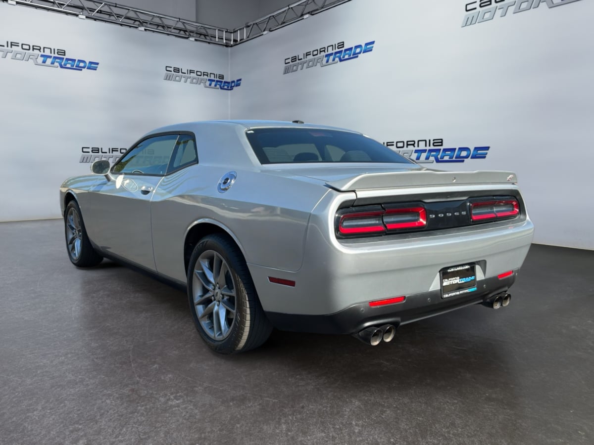 Dodge Challenger photo 7