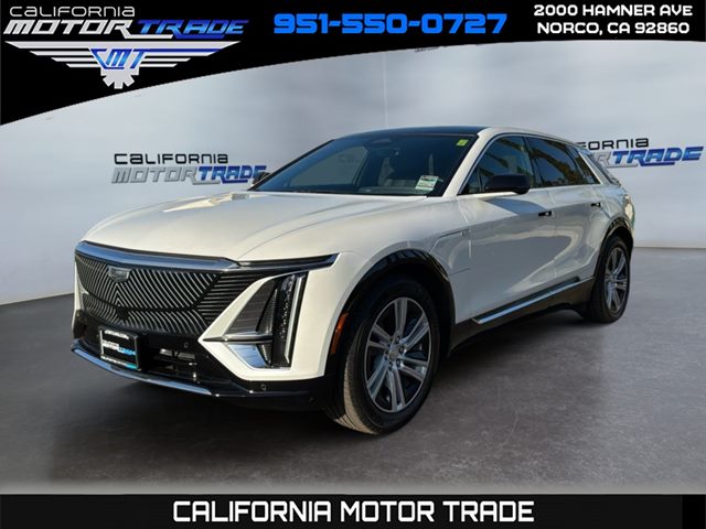 Crystal White Tricoat 2024 Cadillac LYRIQ SUV / Crossover Rear-Wheel Drive Automatic
