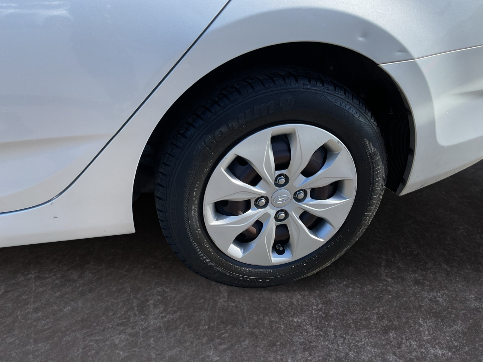 Hyundai Accent photo 7