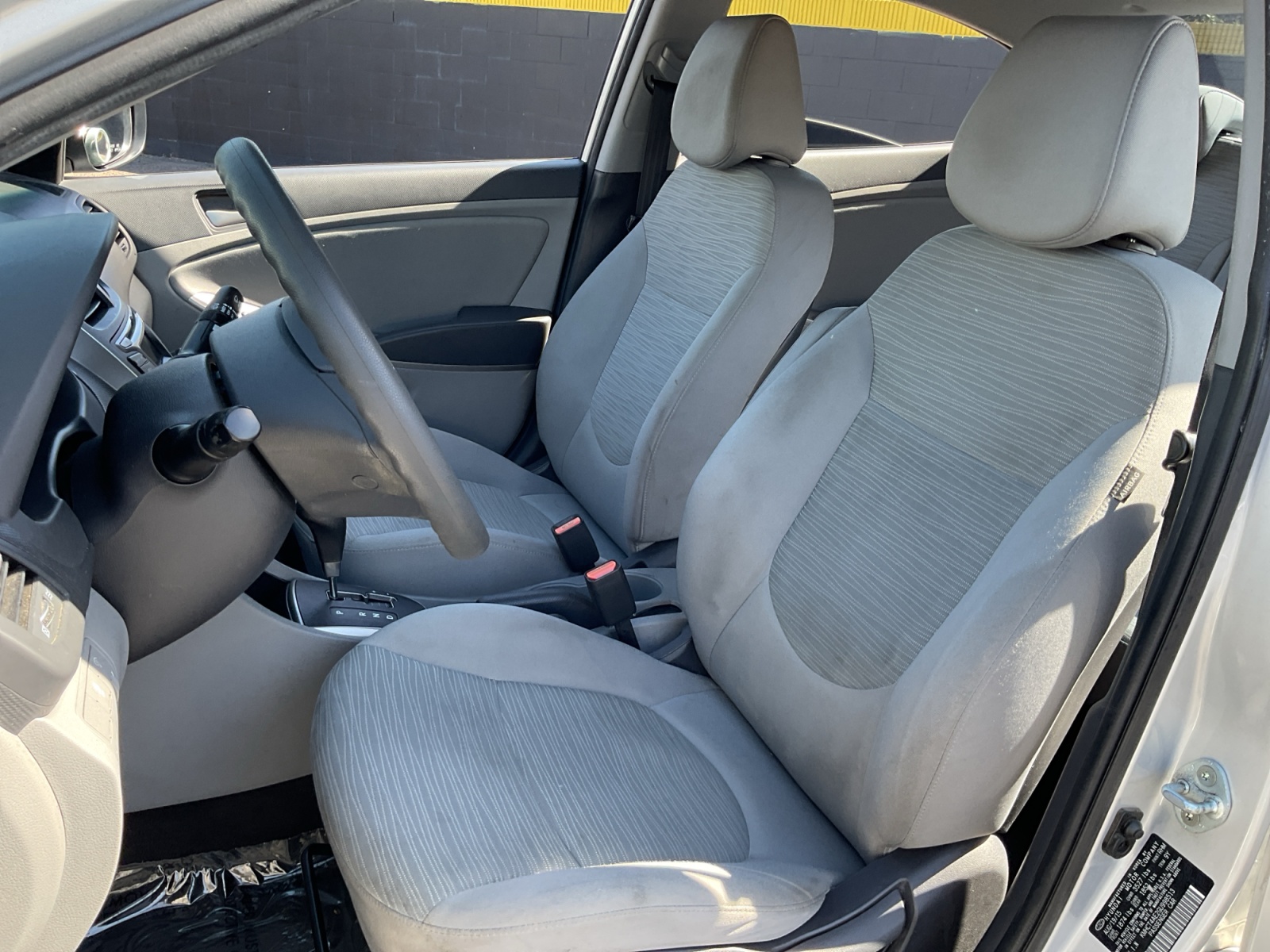 Hyundai Accent photo 16