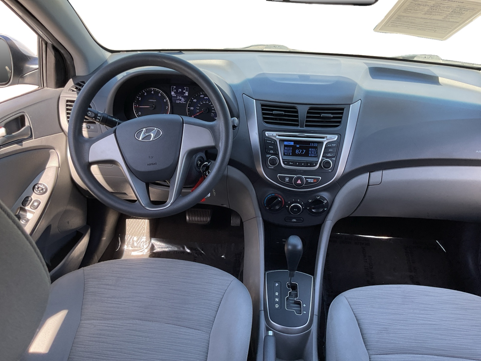 Hyundai Accent photo 12