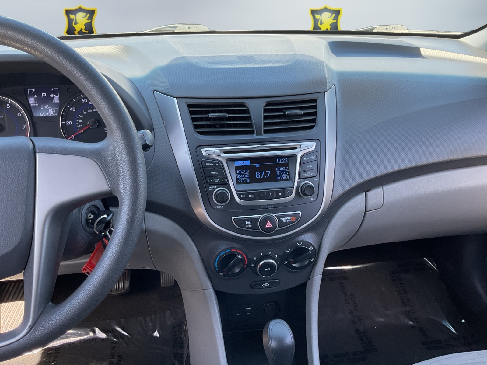 Hyundai Accent photo 11