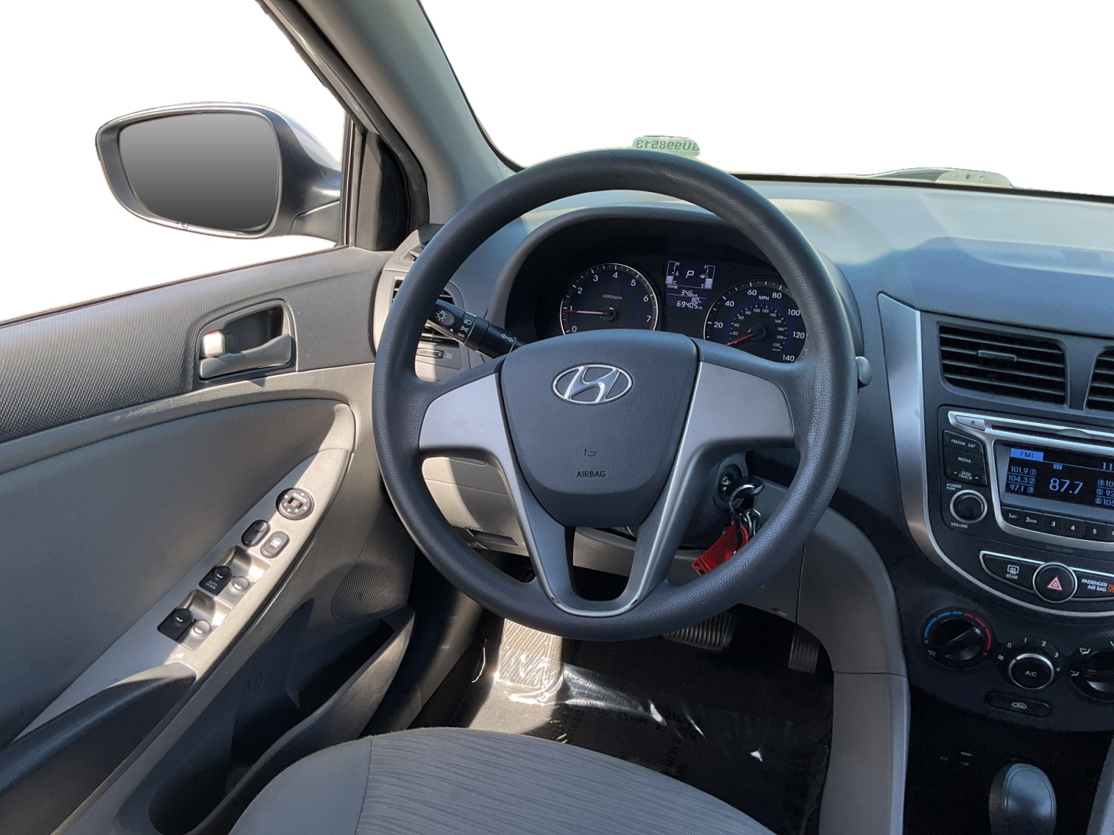 Hyundai Accent photo 9