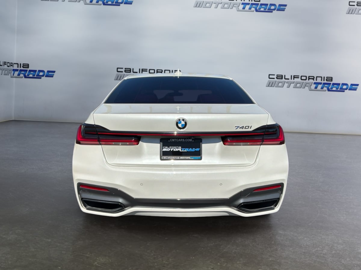 BMW 7 Series photo 6