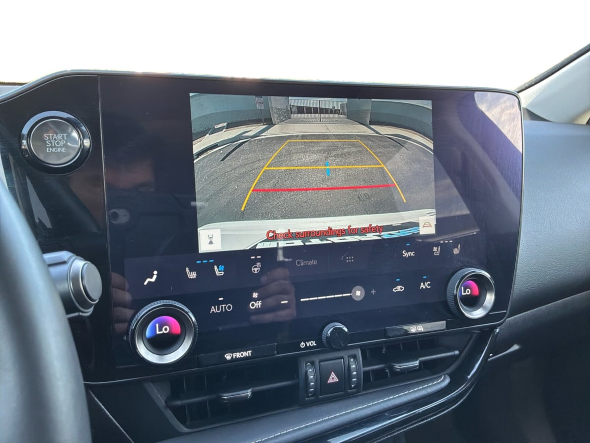 Lexus NX photo 13