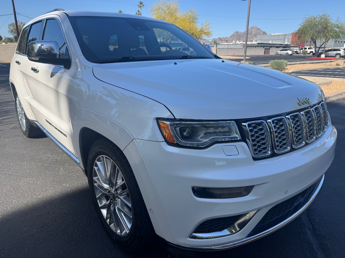 2017 Jeep Grand Cherokee Summit photo 3