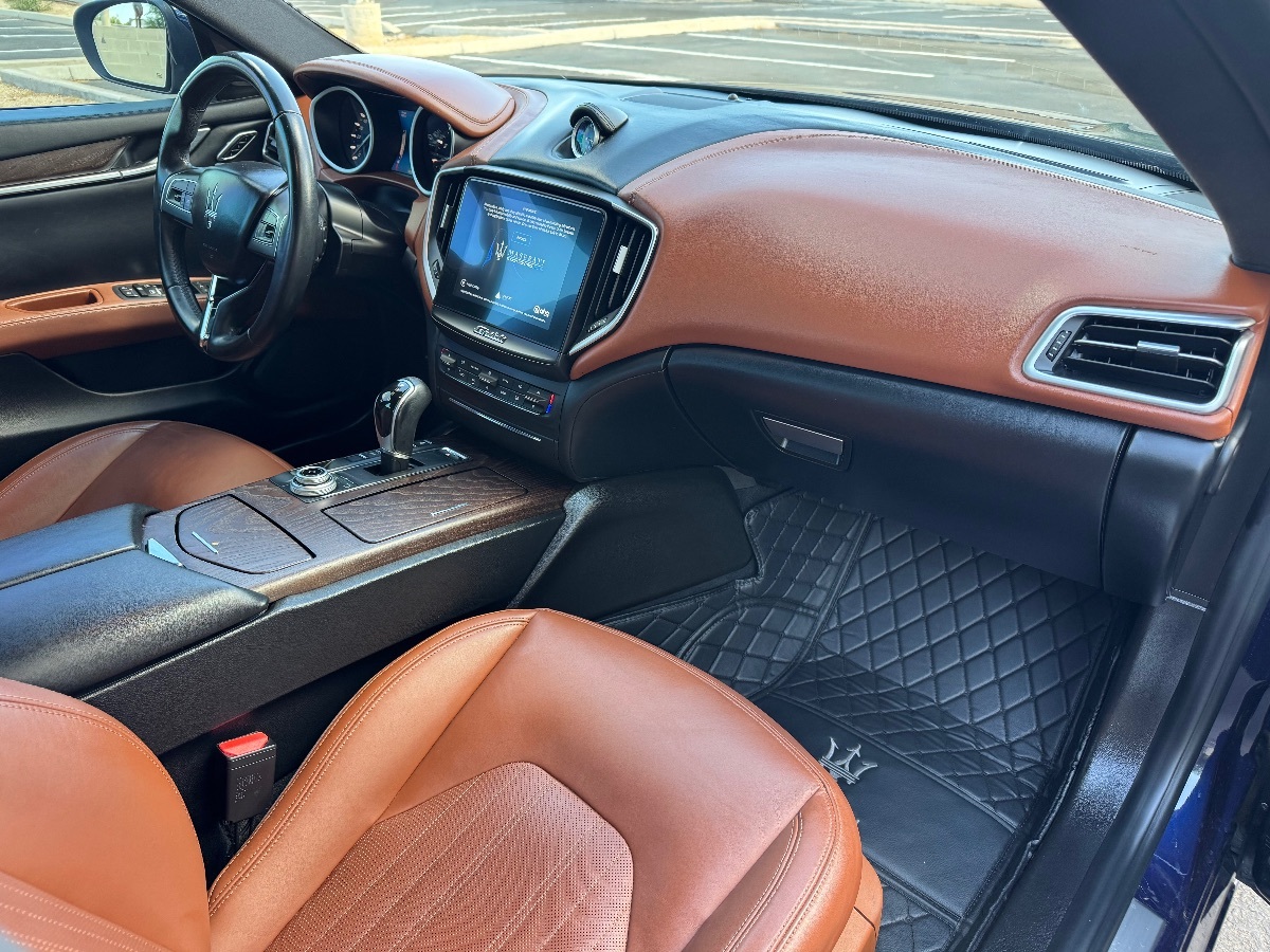 2018 Maserati Ghibli GranLusso photo 12