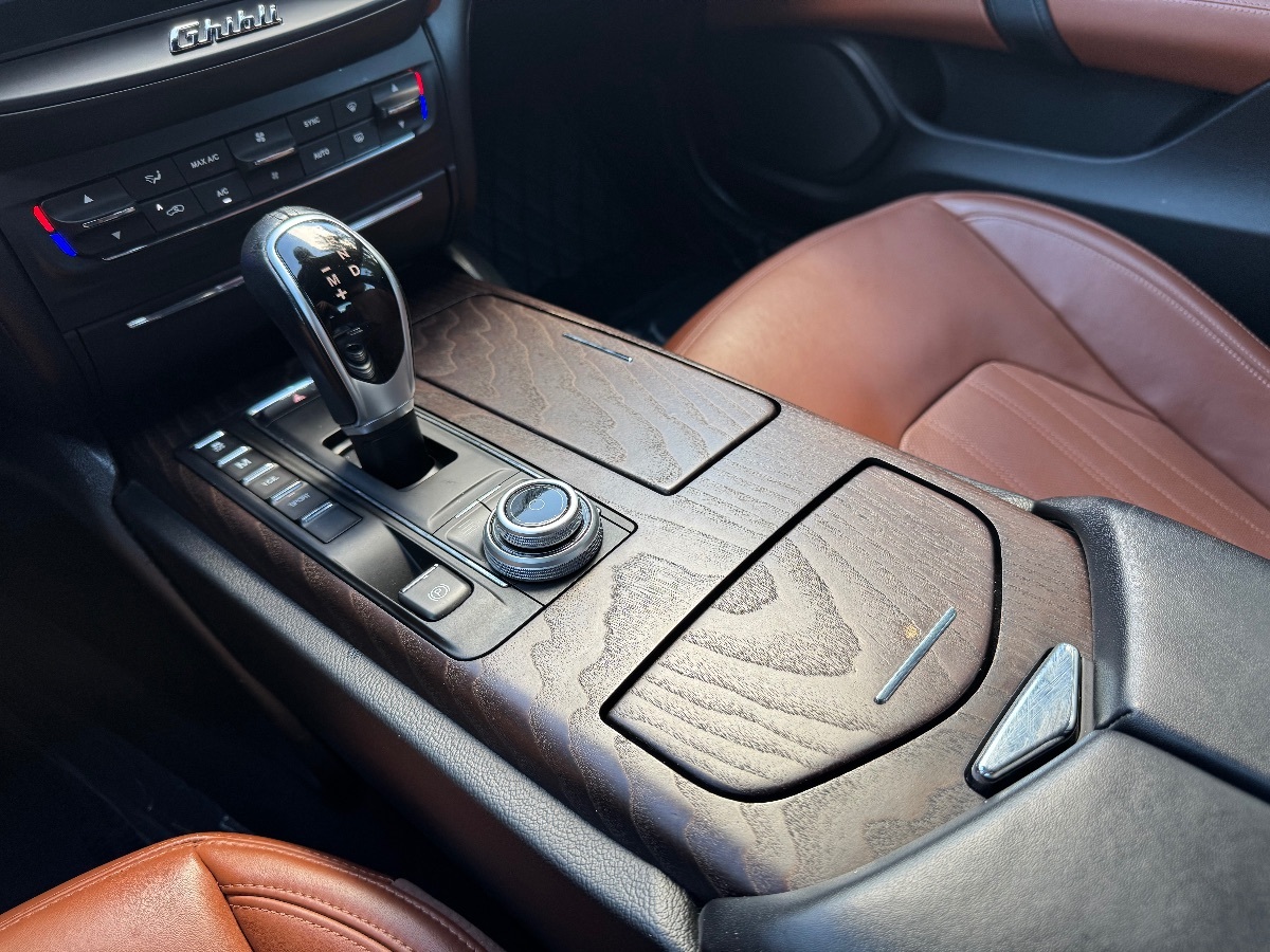 2018 Maserati Ghibli GranLusso photo 18