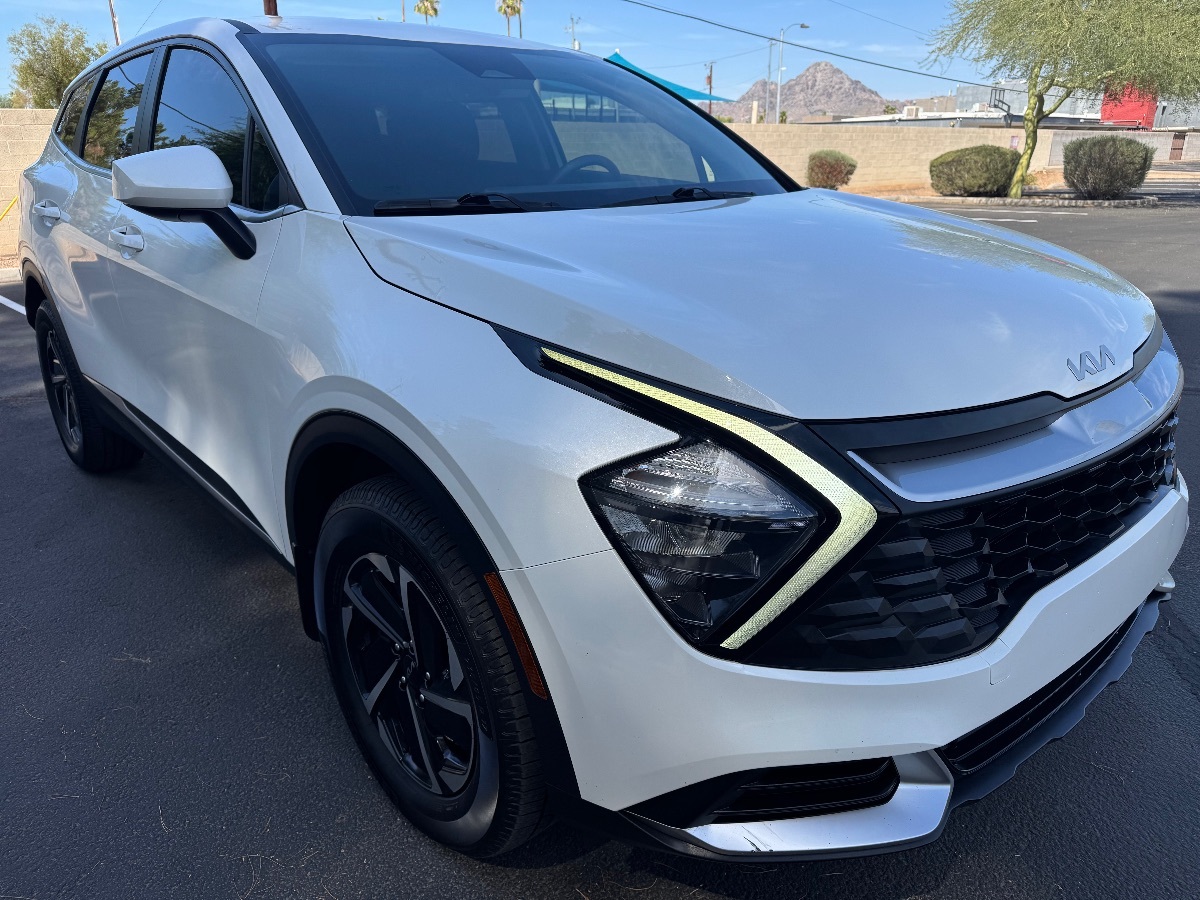 2023 Kia Sportage Hybrid LX photo 3