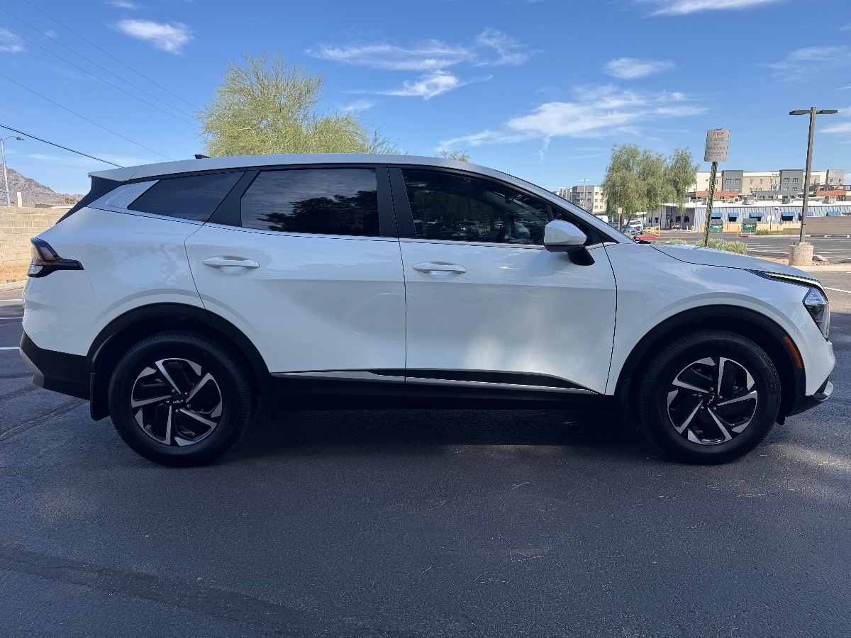 2023 Kia Sportage Hybrid LX photo 4