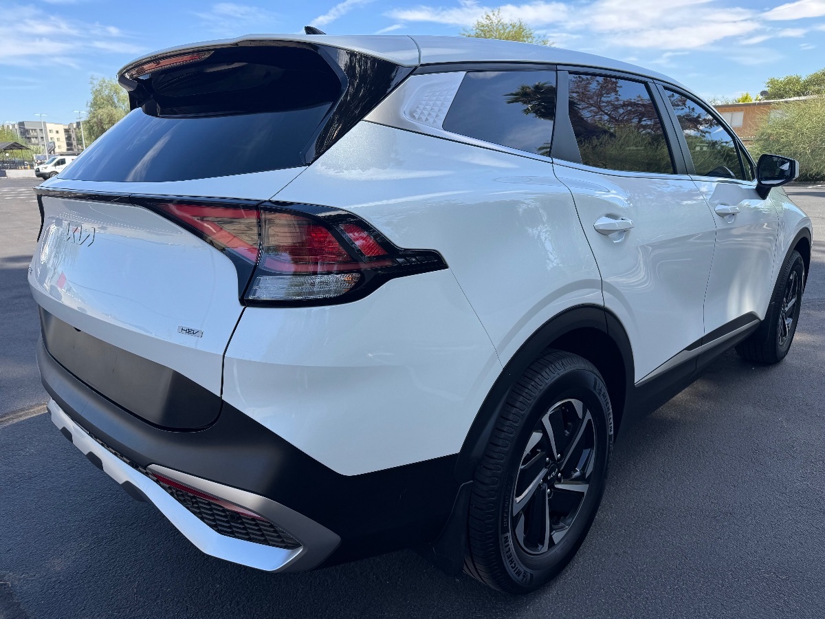 2023 Kia Sportage Hybrid LX photo 5