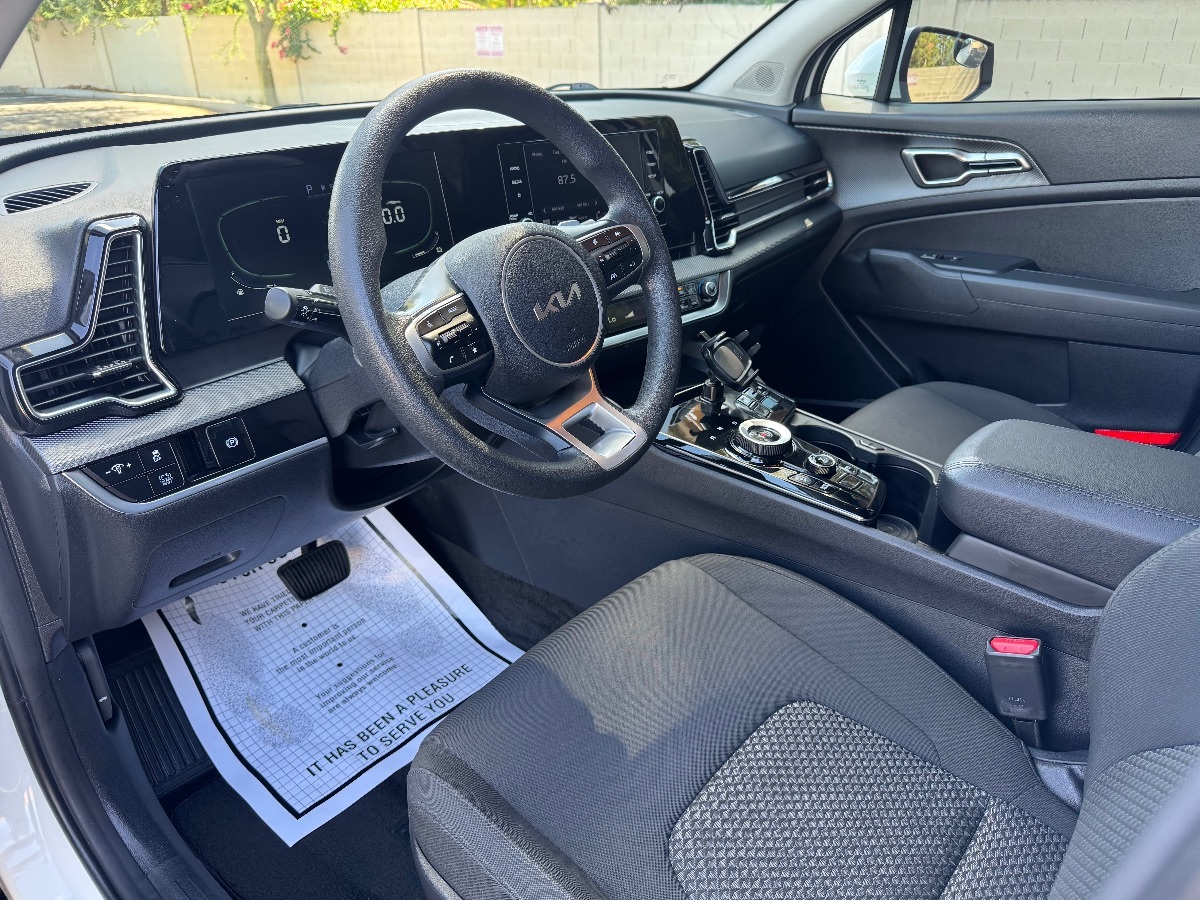 2023 Kia Sportage Hybrid LX photo 13