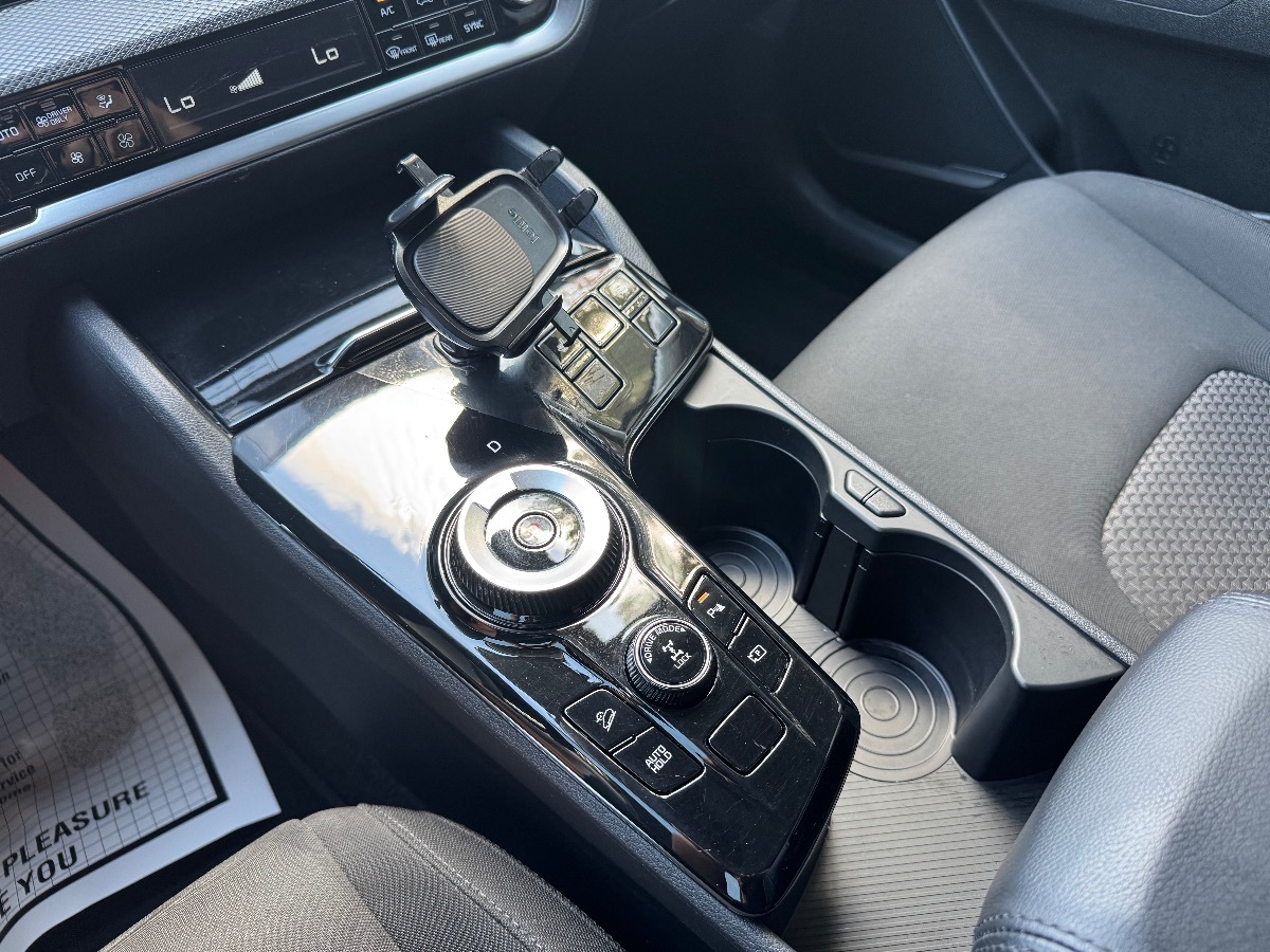 2023 Kia Sportage Hybrid LX photo 16