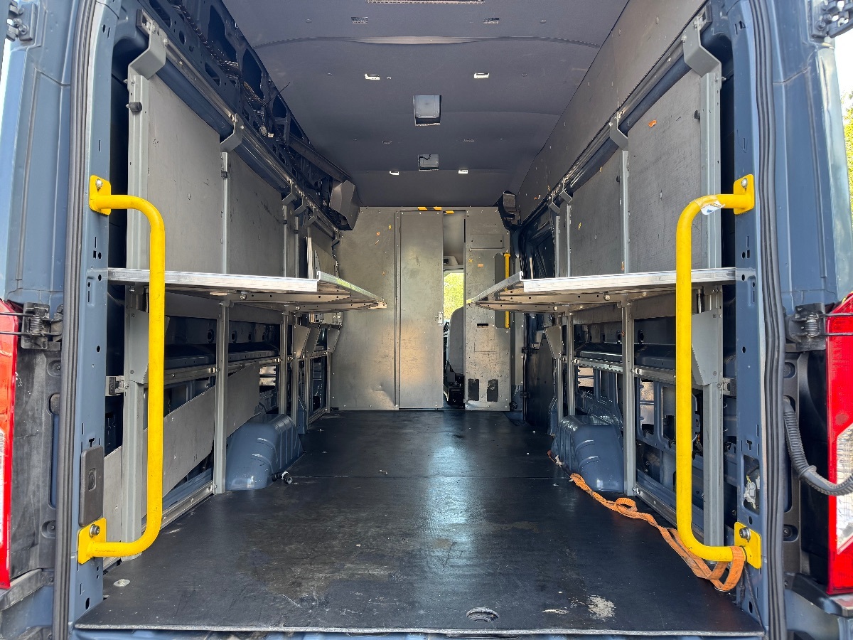 2019 Ford Transit Van photo 9