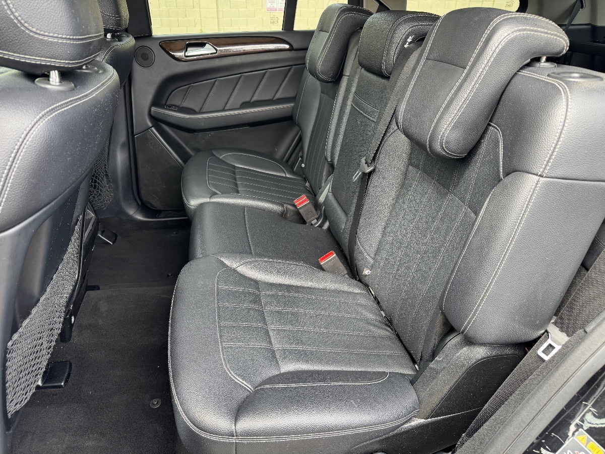 2015 Mercedes Benz GL 350 BlueTEC photo 11