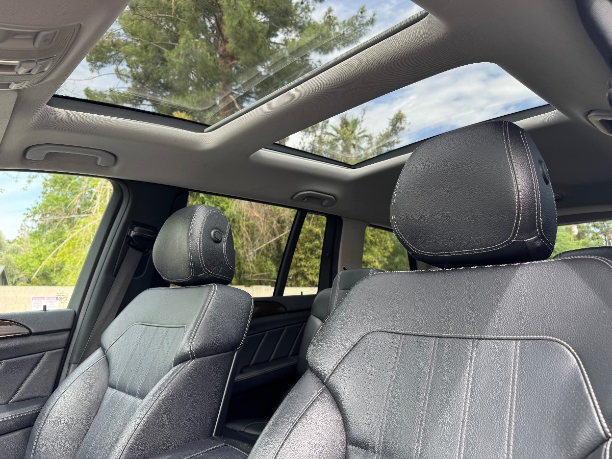 2015 Mercedes Benz GL 350 BlueTEC photo 15