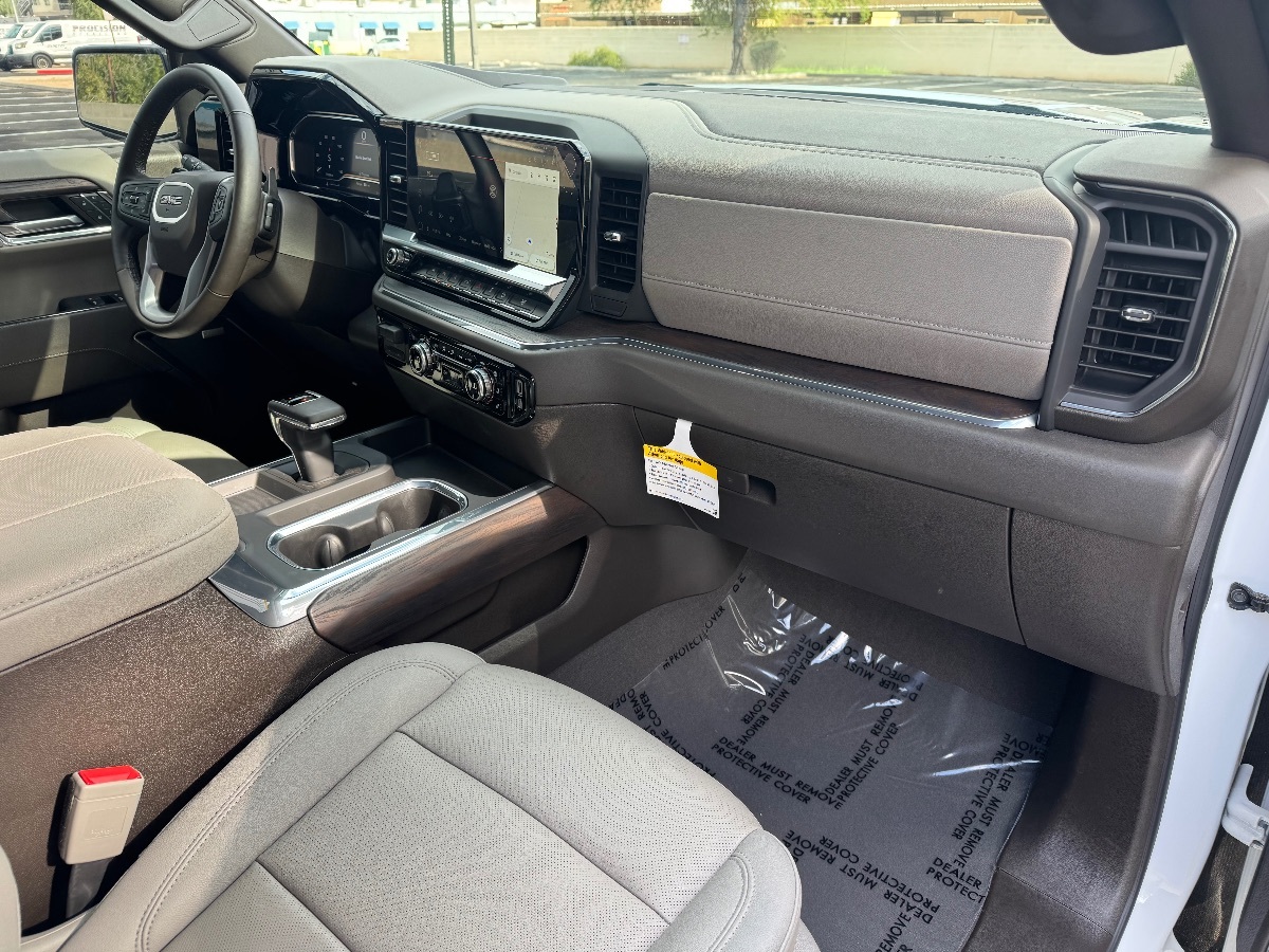 2024 Gmc Sierra 1500 SLT photo 14