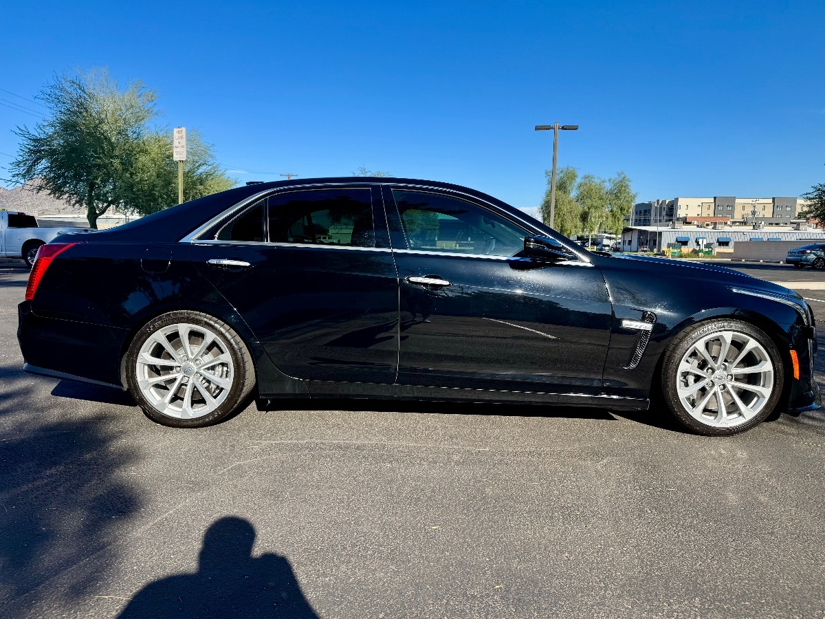 2018 Cadillac CTS V Sedan Luxury photo 6