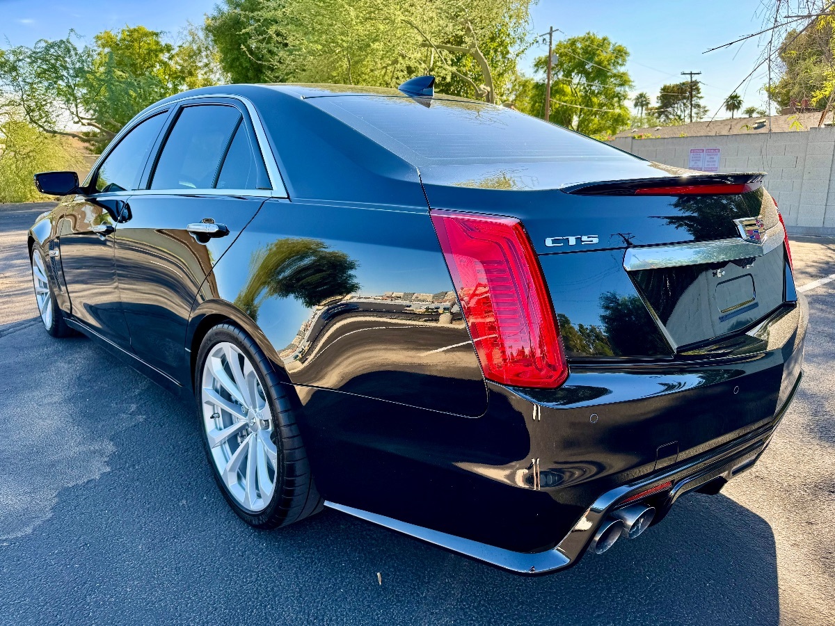 2018 Cadillac CTS V Sedan Luxury photo 9