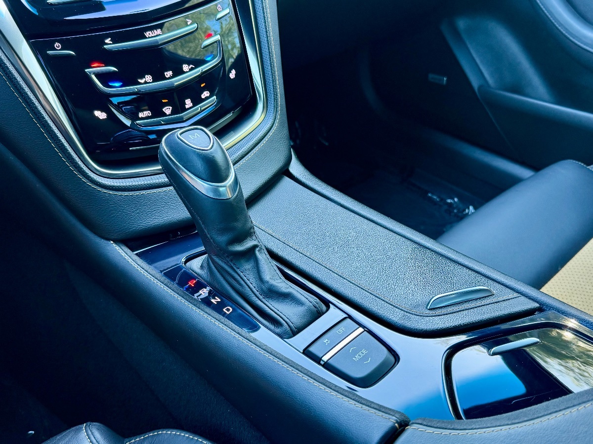 2018 Cadillac CTS V Sedan Luxury photo 19