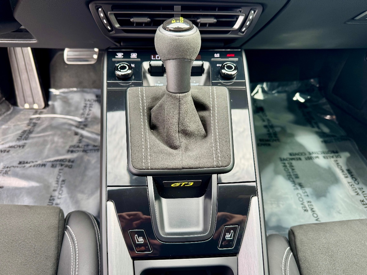 2022 Porsche 911 GT3 Touring photo 24