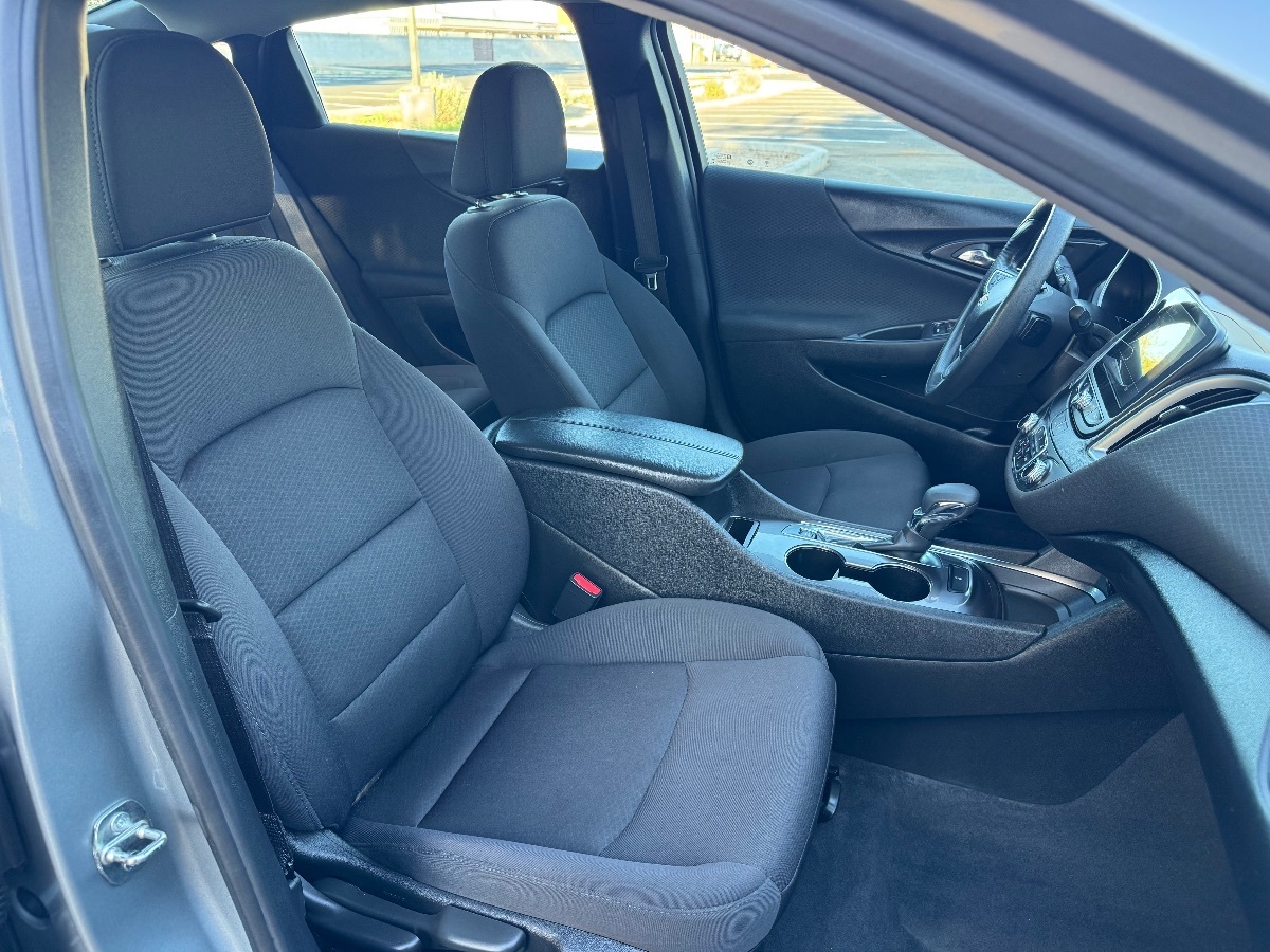 2023 Chevrolet Malibu 1LT photo 12