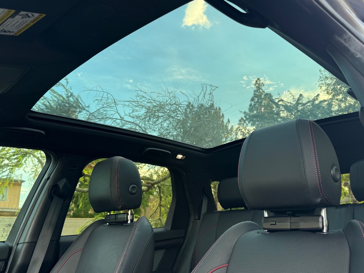 2021 Land Rover Discovery Sport SE photo 15